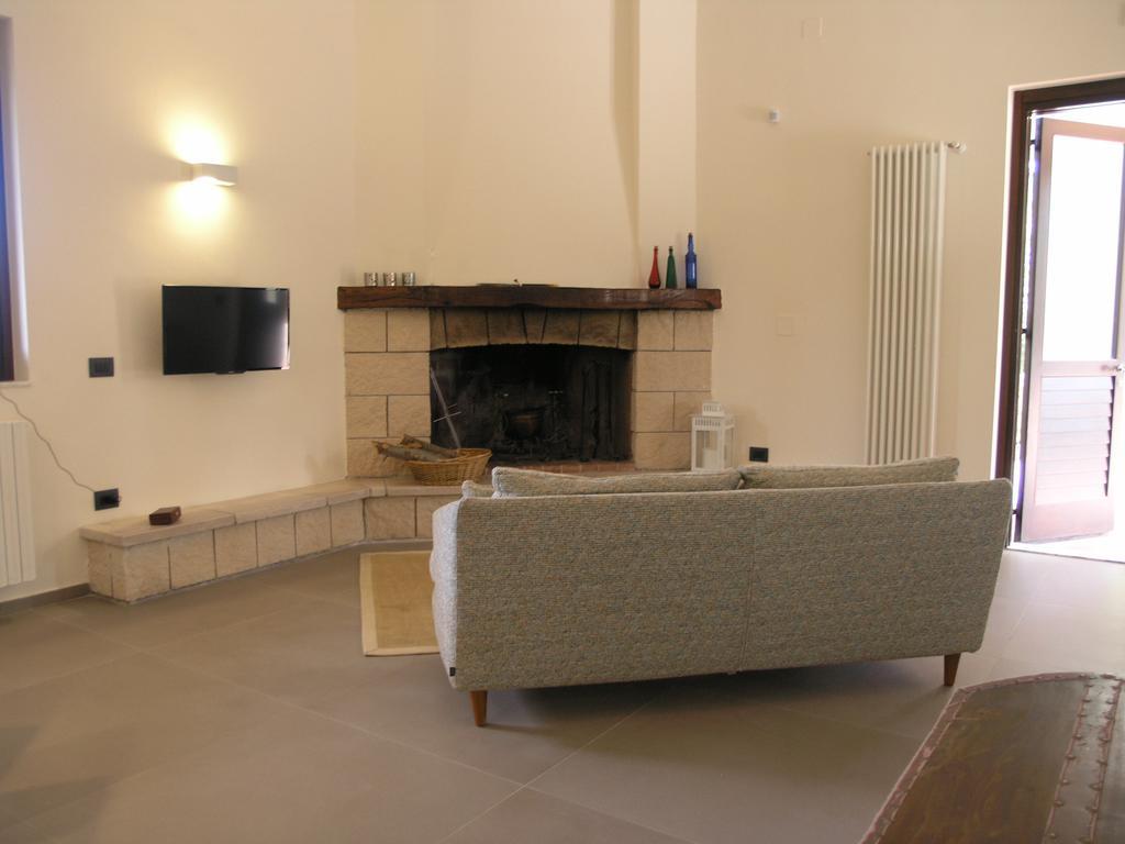 Chez-Antoinette Villa Castel Del Monte  Ruang foto